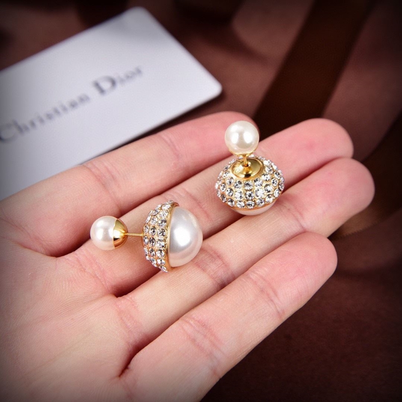 chr1st1an D10r earrings